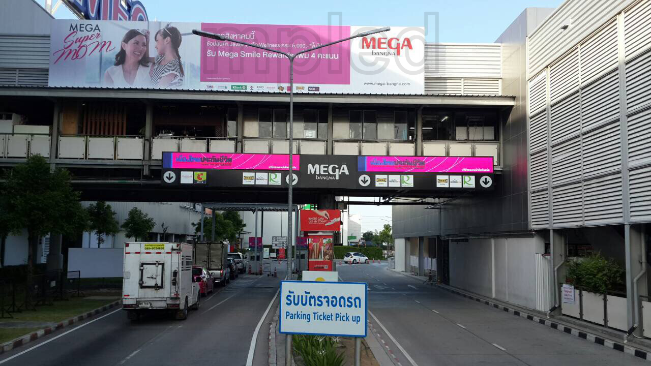 Thailand Outdoor SMD display p8 Installed in the road